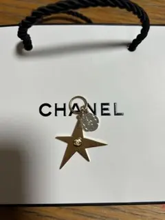 シャネル2025 ホリデー限定チャーム　　♡コメット