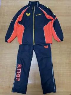 卓球　バタフライ　ウィンデルタ　ウォームジャケットM、パンツS上下セット　中古