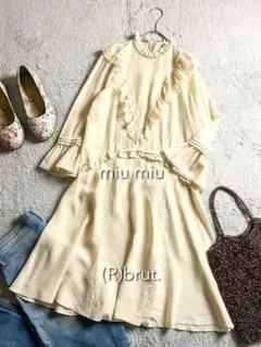 【miu miu】フリルカラー レース刺繍Aラインフレアワンピース 38のサムネイル