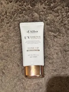 d'Alba UV ESSENCE WATERFULL 化粧下地　トーンアップ