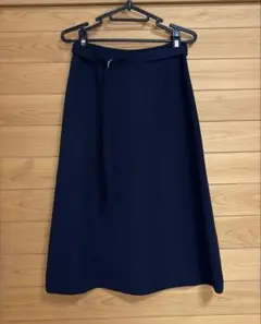 大変美品☆【スーツカンパニー】ネイビー ひざ丈フレアスカート ウエストベルト付き