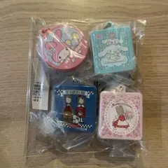 サンリオキャラクターズ　クッキー缶チャーム