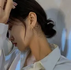 《即日配達可能‼️人気商品❤︎》ゴールドリボン　韓国　ピアス