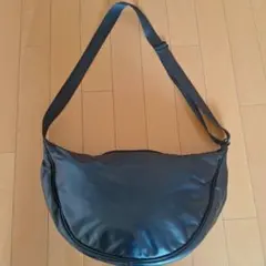 UNIQLO C レザータッチ　ラウンド ショルダーバッグ　黒