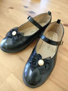 フォーマルシューズ　女の子　黒１９.０㎝