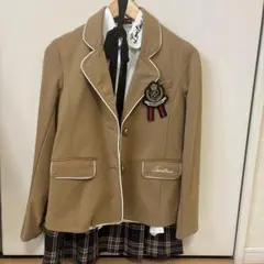 ベージュブレザーとチェック柄スカートセット