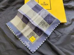 FENDI　ハンカチ　ブルー系　タグシール付　チェック柄　匿名配送のサムネイル