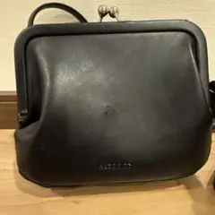 ALTROSE ブラック ガマ口ショルダーバッグ
