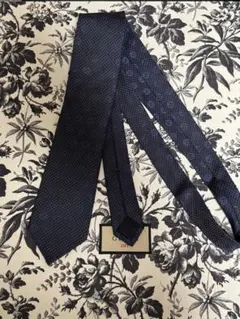 エラさま専用　美品　GUCCI シルクネクタイ　152センチ