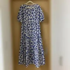 【美品】GU・ブルー花柄プリント・ティアードワンピース・ポケット付き