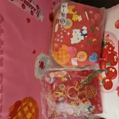 ハローキティ50rhAnnivarsary

ポーチ&キンホルダーのセットです。