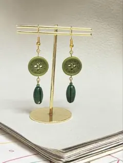 ボタンandチェコビーズピアス　（イヤリング変更可）