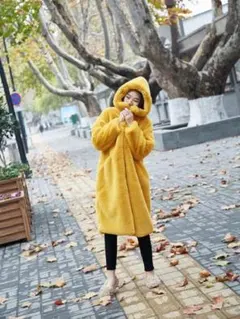 イエローフード付きロングコート
