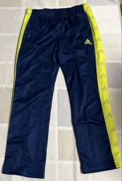 adidas アディダスのジャージ　ズボンのみ　メンズＬサイズ