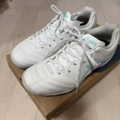 新品 22㎝　asics ジュニアサッカートレーニングシューズのサムネイル