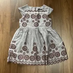 Bebe 刺繍入りノースリーブワンピース 100