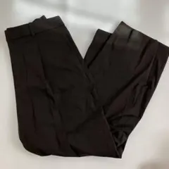 ユニクロ　ダークブラウン　プリーツ入り スラックス