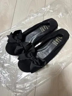 BEAMS セプテンバームーン フラットシューズ ブラック