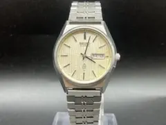 SEIKO QUARTZ 腕時計 シルバーカラー デイデイト　不動品