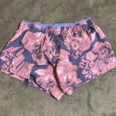 NIKE ランニング　ショートパンツ　花柄