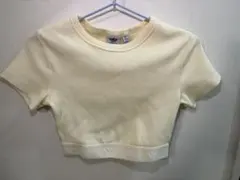 adidas リブ クロップドTシャツ