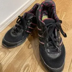 adidas スニーカー　ブラック　ピンク　23cm