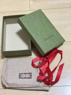 GUCCI ギフトボックスとリボン 空箱 ミニ財布入れ