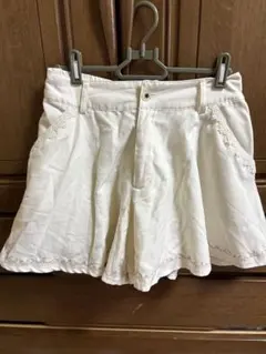axes ホワイト フレアスタイル キュロットのサムネイル