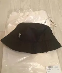 新品アミパリス　バケットハット 黒のサムネイル