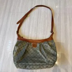 【russet】ナイロンショルダーバッグ