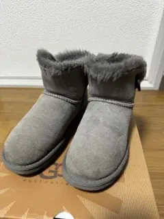 S**様 Mini Bailey Button UGG グレー 22cm