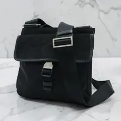 PRADA プラダ ショルダーバッグ 三角ロゴ 白タグ 黒 シルバー金具のサムネイル