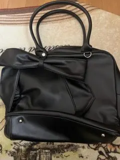 黒のリボン付きトートバッグ