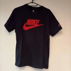 NIKE Tシャツ ブラック レッドロゴのサムネイル