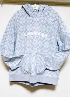 フード付きトレーナー