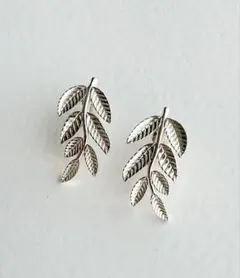 CHIEKO+ leaf earring / silver チエコプラス