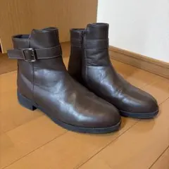 ブラウンレザー風ショートブーツ