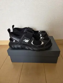新品未使用】New Balance 230Hook and Loop 25cm - メルカリ