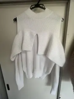 SNIDEL ホワイト オフショルダー ニット