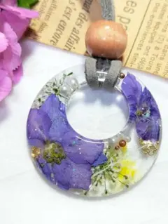 A26-401 レジンネックレス(かすみ草)パステル - メルカリ