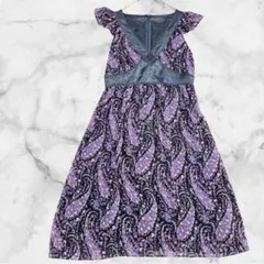 【M】華やか紫ペイズリーワンピースフリル×美シルエット　大人可愛い　総柄　上品