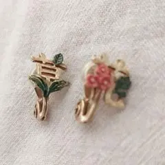 「草」「花」 モチーフ ゴールドカラー イヤリング