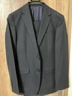ダークグレー ストライプ スリム　スーツ　スリーピース