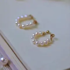 P112【パール】ピアス　再入荷　立体感　高みえ　揺れる　ホワイト　ゴールド