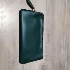 ダークグリーン 合成皮革 長財布 ジッパー付き
