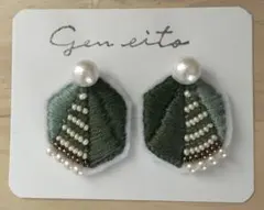 No.627 3色みどり色刺繍とパールビーズのイヤリングorピアス