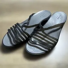Crocs ブラック サンダル