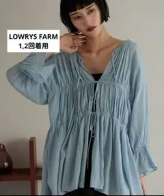 LOWRYS FARM ヨウリュウシャーリングブラウス ブルー リボンのサムネイル