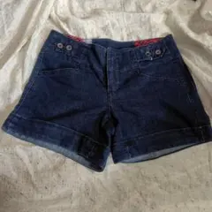 ダークブルー ショートパンツ ボタン付き　デニム