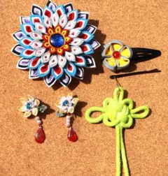 ハンドメイド　つまみ細工　髪飾りとイヤリング